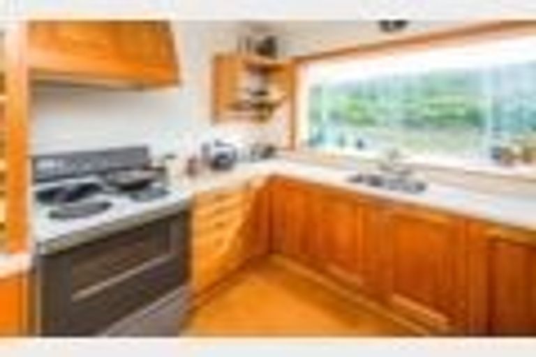 Photo of property in 37 Karewa Street, Castlecliff, Whanganui, 4501