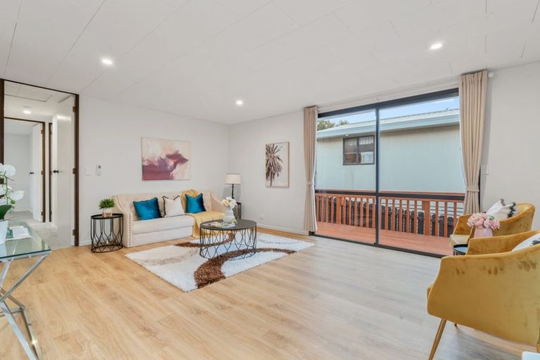 Photo of property in 1/9 Kimdale Place, Totara Heights, Auckland, 2105