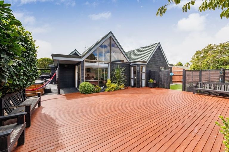 Photo of property in 9 Truscott Grove, Awapuni, Palmerston North, 4412