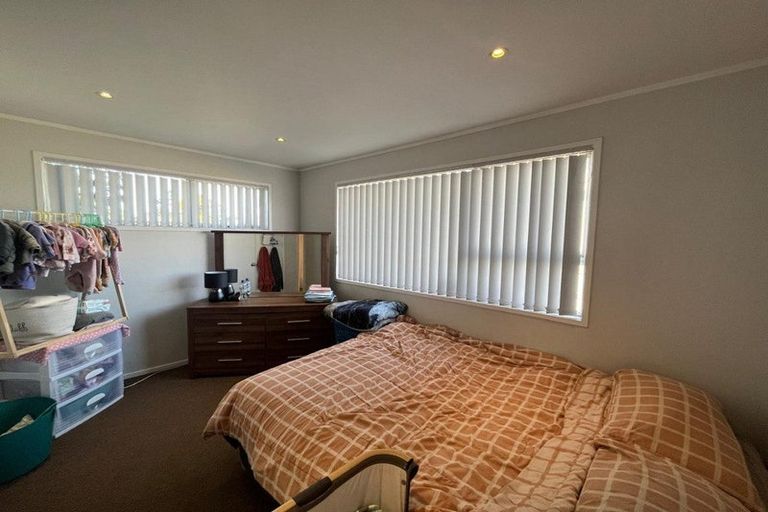 Photo of property in 105 Mahia Road, Wattle Downs, Auckland, 2103