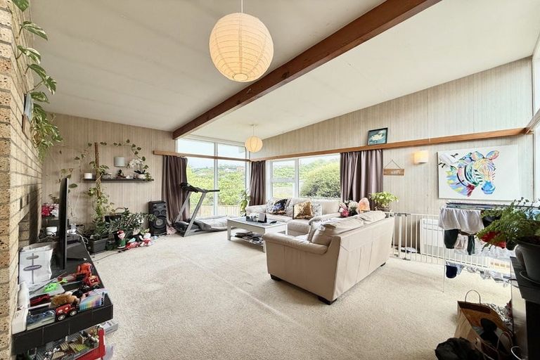 Photo of property in 9 Pekanga Road, Normandale, Lower Hutt, 5010
