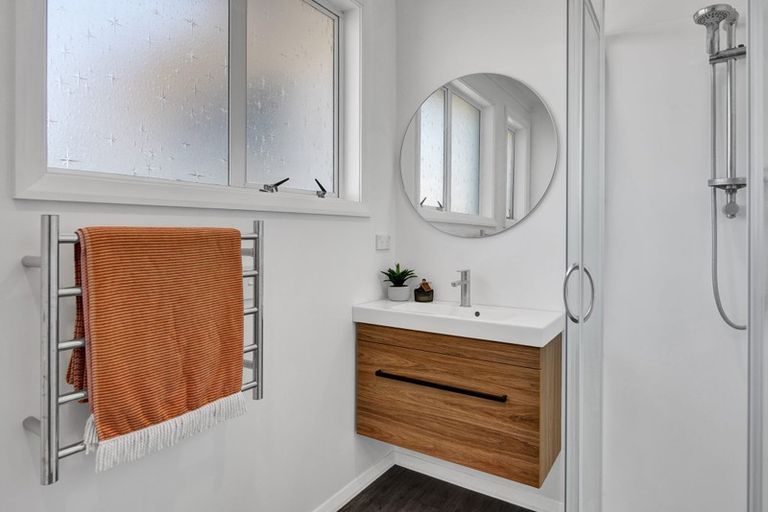 Photo of property in 62 Lismore Street, Merrilands, New Plymouth, 4312