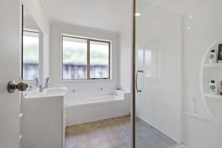 Photo of property in 8 Saint Johns Avenue, Hamilton East, Hamilton, 3216