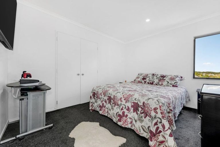 Photo of property in 39b Chieftain Rise, Goodwood Heights, Auckland, 2105