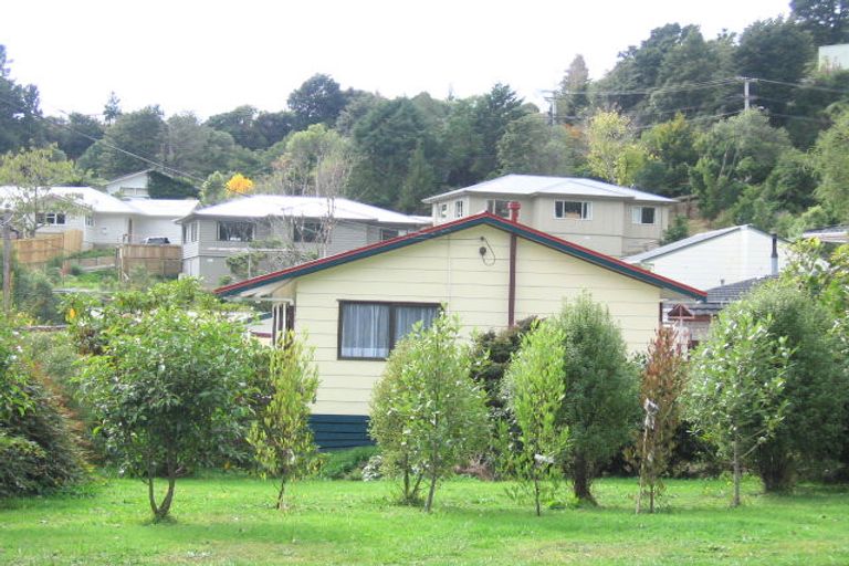 Photo of property in 17 Forest Road, Pinehaven, Upper Hutt, 5019