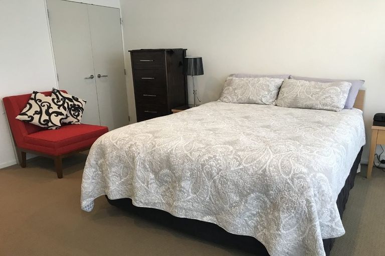 Photo of property in Terrace Heights Apartments, 2/163p The Terrace, Wellington Central, Wellington, 6011