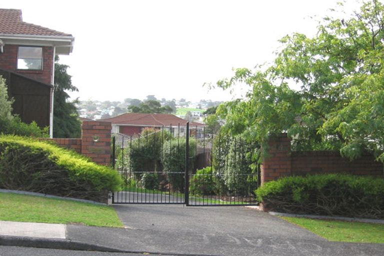 Photo of property in 1/42 Widmore Drive, Massey, Auckland, 0614