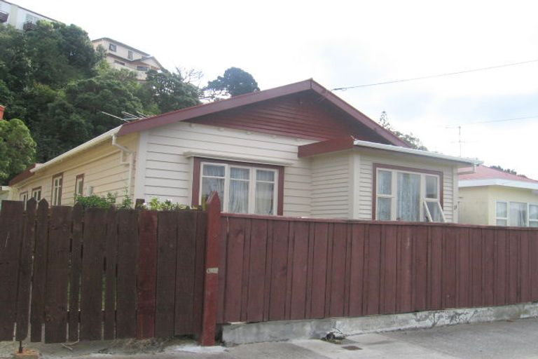 Photo of property in 41 Tauhinu Road, Miramar, Wellington, 6022