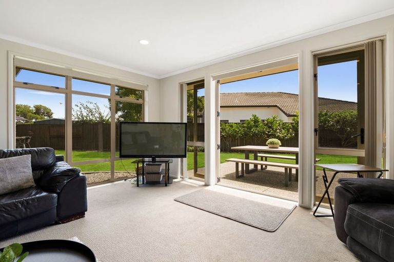 Photo of property in 14 Carrington Drive, Papamoa Beach, Papamoa, 3118