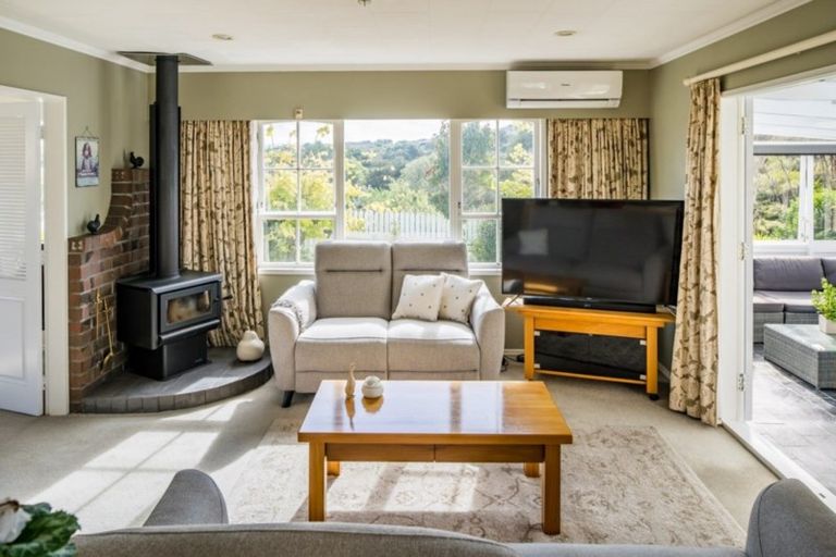 Photo of property in 4 Cassley Crescent, Papakowhai, Porirua, 5024