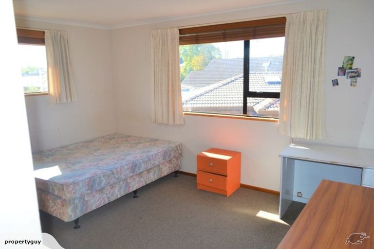 Photo of property in 16 Sayers Crescent, Ilam, Christchurch, 8041