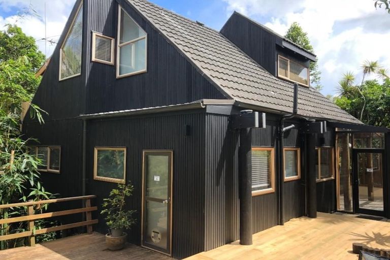 Photo of property in 4 Park Hill Road, Birkenhead, Auckland, 0626