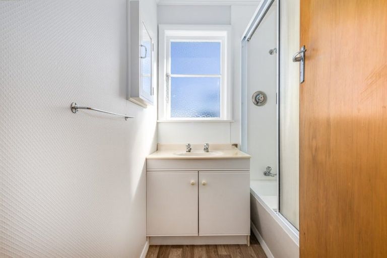 Photo of property in 11 Bartholomew Road, Levin, 5510