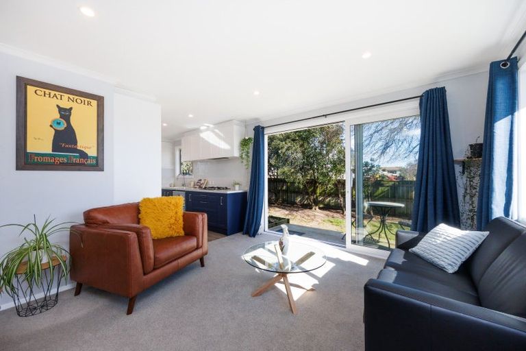 Photo of property in 2 Lockhart Avenue, Milson, Palmerston North, 4414