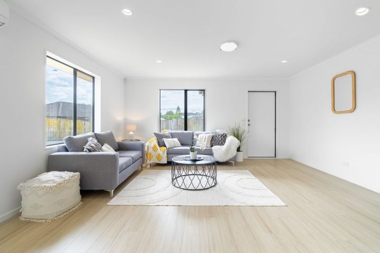 Photo of property in 14 Cade Place, Weymouth, Auckland, 2103