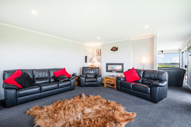 Photo of property in 137 Tuparekura Road, South Head, Helensville, 0874