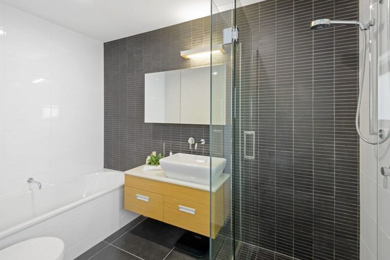 Photo of property in 74b Clyde Road, Ilam, Christchurch, 8041