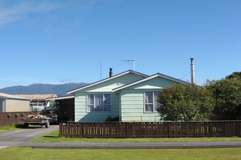 Photo of property in 68 Wakefield Street, Westport, 7825