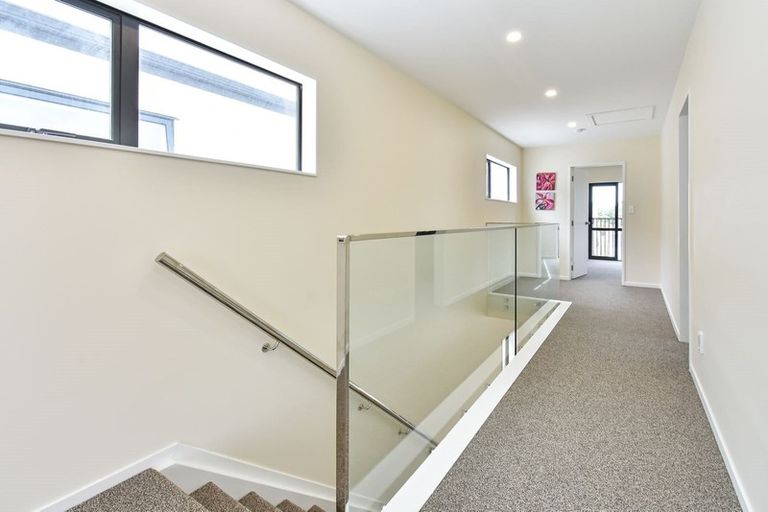 Photo of property in 10 Tapuwae Way, Mangere Bridge, Auckland, 2022