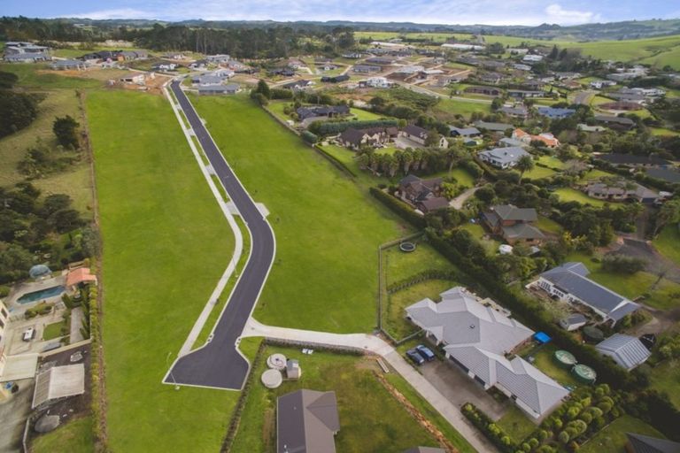 Photo of property in 114 Solan Drive, Waimauku, 0812