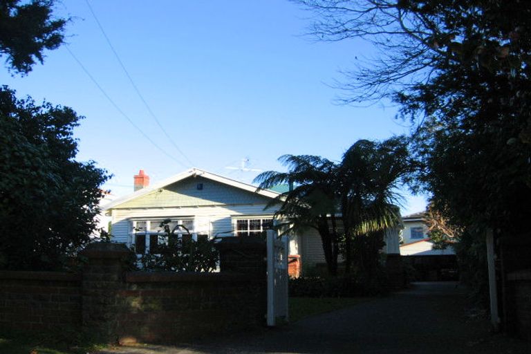 Photo of property in 4 Totara Crescent, Woburn, Lower Hutt, 5010