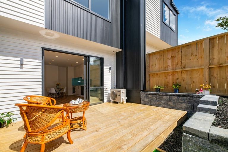 Photo of property in 23b Crystal Avenue, Glendene, Auckland, 0602