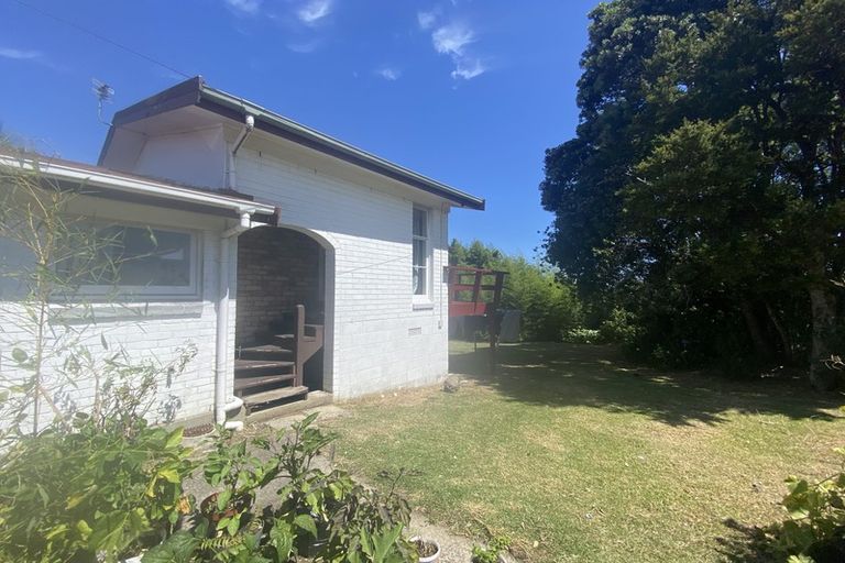 Photo of property in 2/462 Hillsborough Road, Mount Roskill, Auckland, 1041