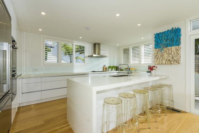 Photo of property in 2/34 Whitby Crescent, Mairangi Bay, Auckland, 0630