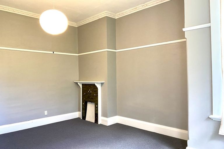 Photo of property in 70-72 Vauxhall Road, Devonport, Auckland, 0624