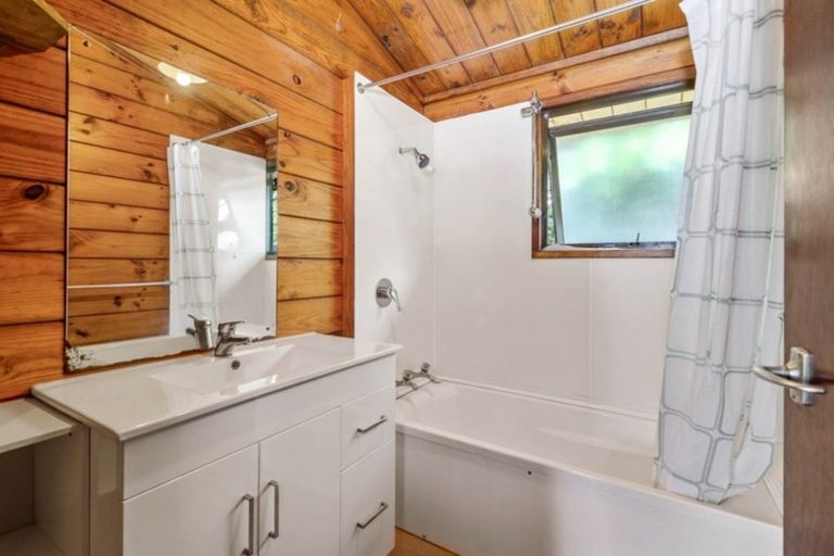 Photo of property in 5 Murray Road, Fairy Springs, Rotorua, 3015