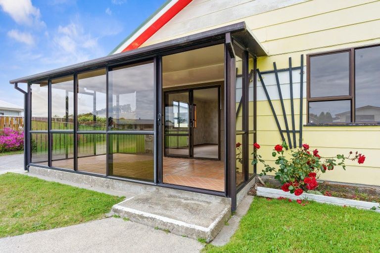 Photo of property in 13 Hewson Crescent, Otaki Beach, Otaki, 5512