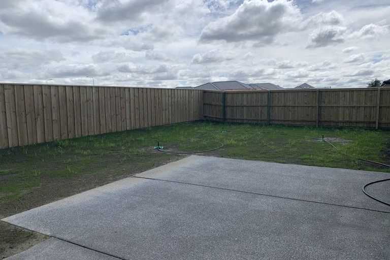 Photo of property in 38 Eileen Way, Rolleston, 7615