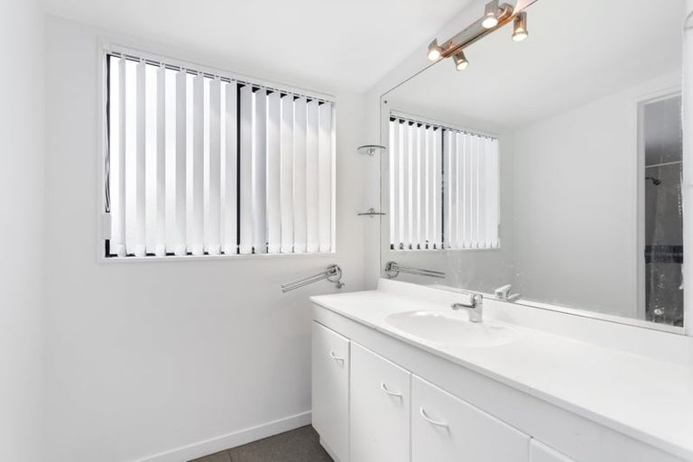 Photo of property in 26 Lamia Place, The Gardens, Auckland, 2105