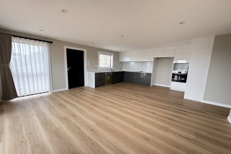 Photo of property in 42 Manu Place, Pinehill, Auckland, 0632