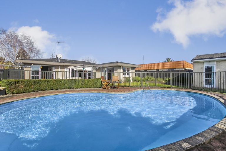 Photo of property in 17 Joyce Street, Pahurehure, Papakura, 2113