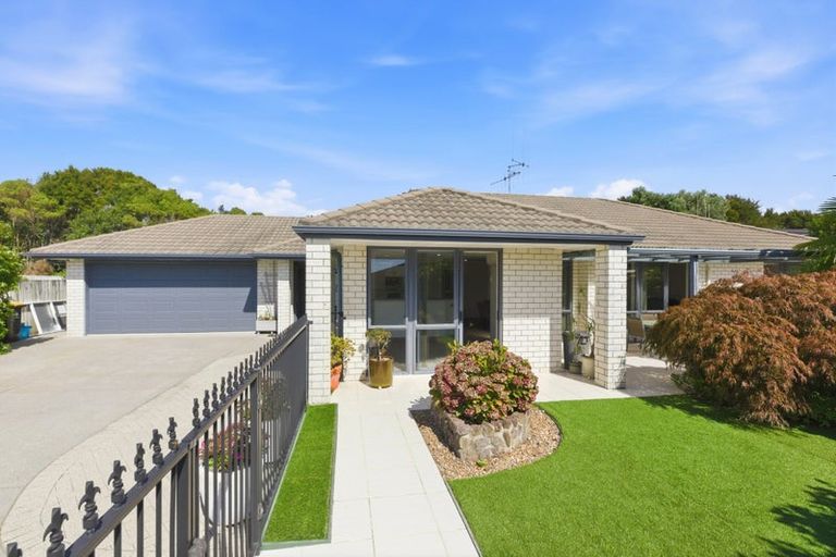 Photo of property in 30 Seabreeze Place, Papamoa Beach, Papamoa, 3118