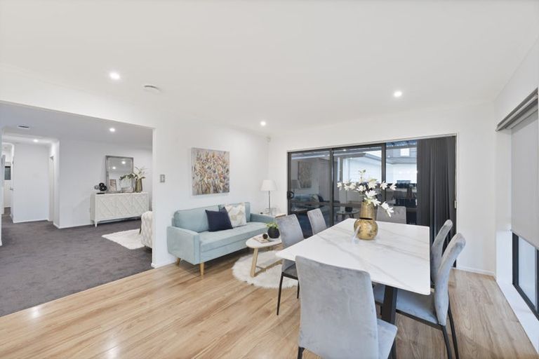 Photo of property in 12 San Casello Rise, Henderson, Auckland, 0612