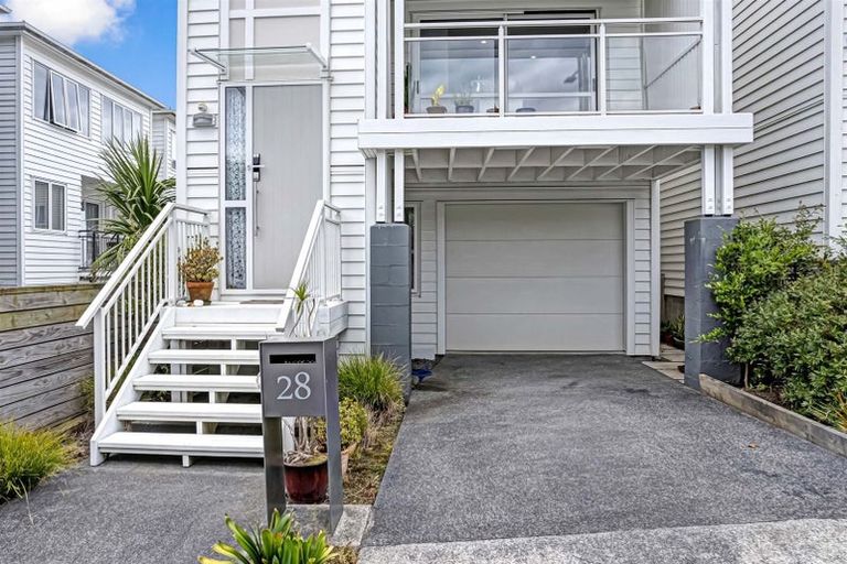 Photo of property in 28 Fernly Rise, Flat Bush, Auckland, 2019