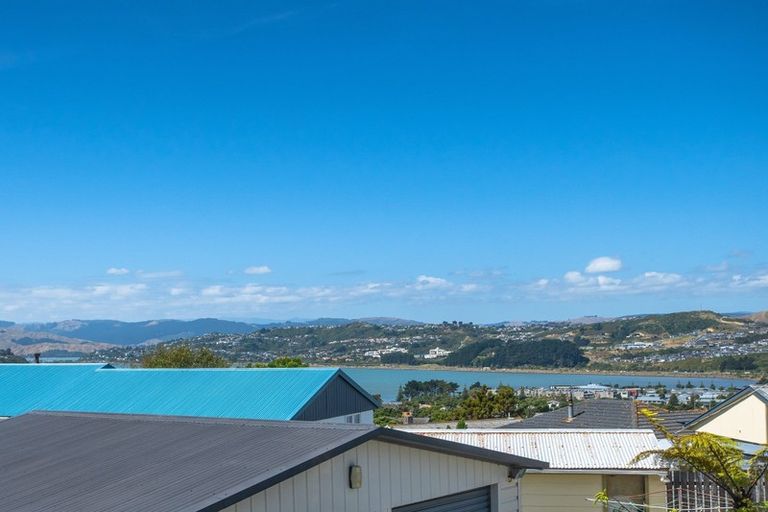Photo of property in 31 Rangituhi Crescent, Takapuwahia, Porirua, 5022