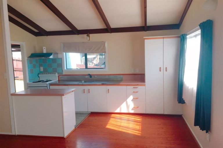 Photo of property in 2/64 Mcleod Road, Te Atatu South, Auckland, 0610