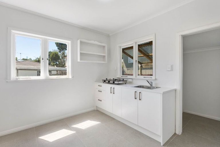 Photo of property in 17a Kereru Street, Henderson, Auckland, 0612