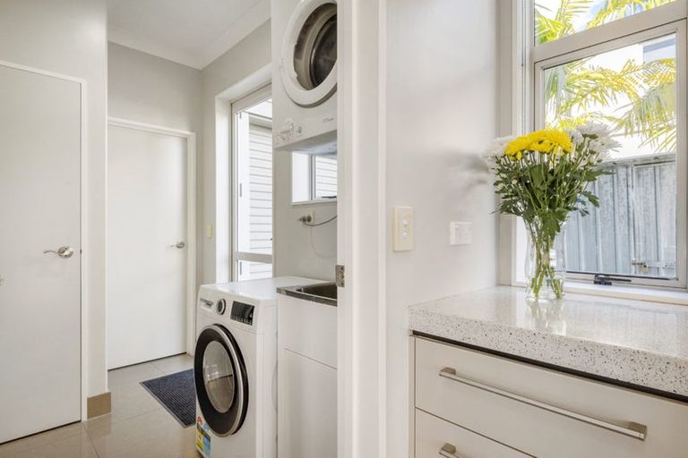 Photo of property in 4 Laurel Oak Drive, Schnapper Rock, Auckland, 0632