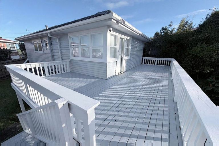 Photo of property in 443 East Coast Road, Mairangi Bay, Auckland, 0630