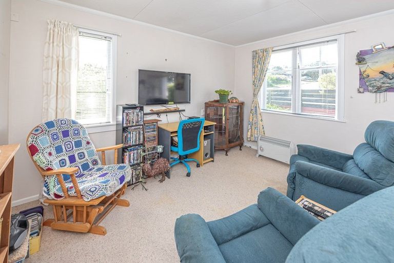 Photo of property in 31 Karaka Street, Castlecliff, Whanganui, 4501
