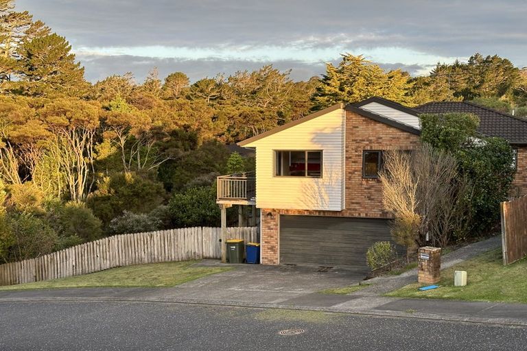 Photo of property in 1 Fernbank Lane, Greenhithe, Auckland, 0632
