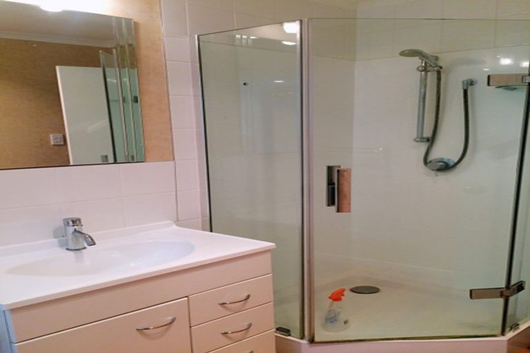 Photo of property in 149 Beach Haven Road, Beach Haven, Auckland, 0626