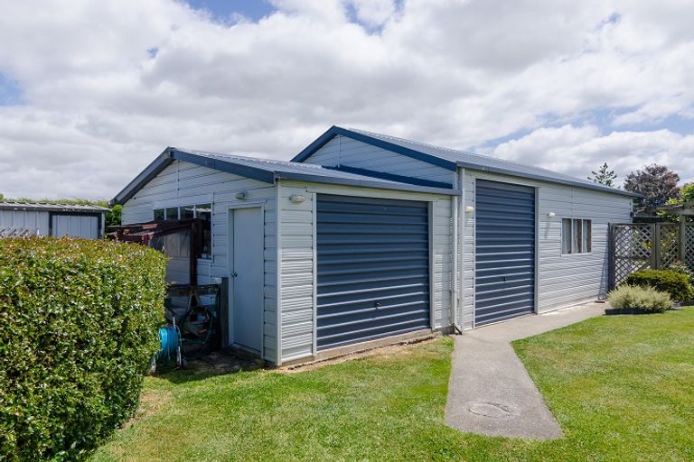 Photo of property in 10 Kenwyn Drive, Carterton, 5713