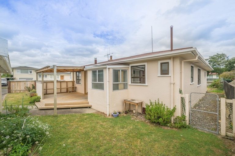 Photo of property in 1 Austin Place, Awapuni, Palmerston North, 4412