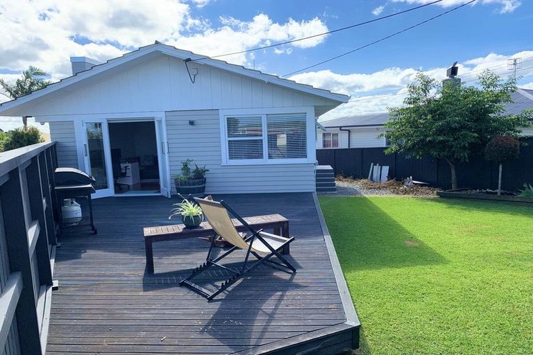 Photo of property in 1/14 James Street, Bayview, Auckland, 0629