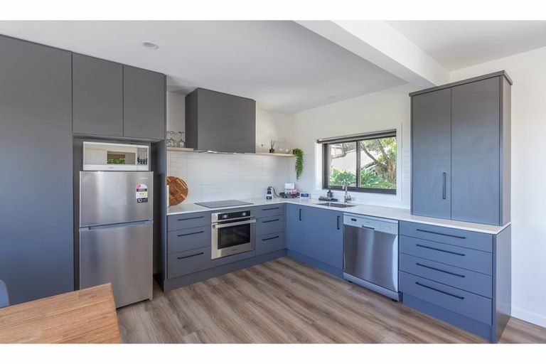 Photo of property in 126 Dyers Pass Road, Cashmere, Christchurch, 8022